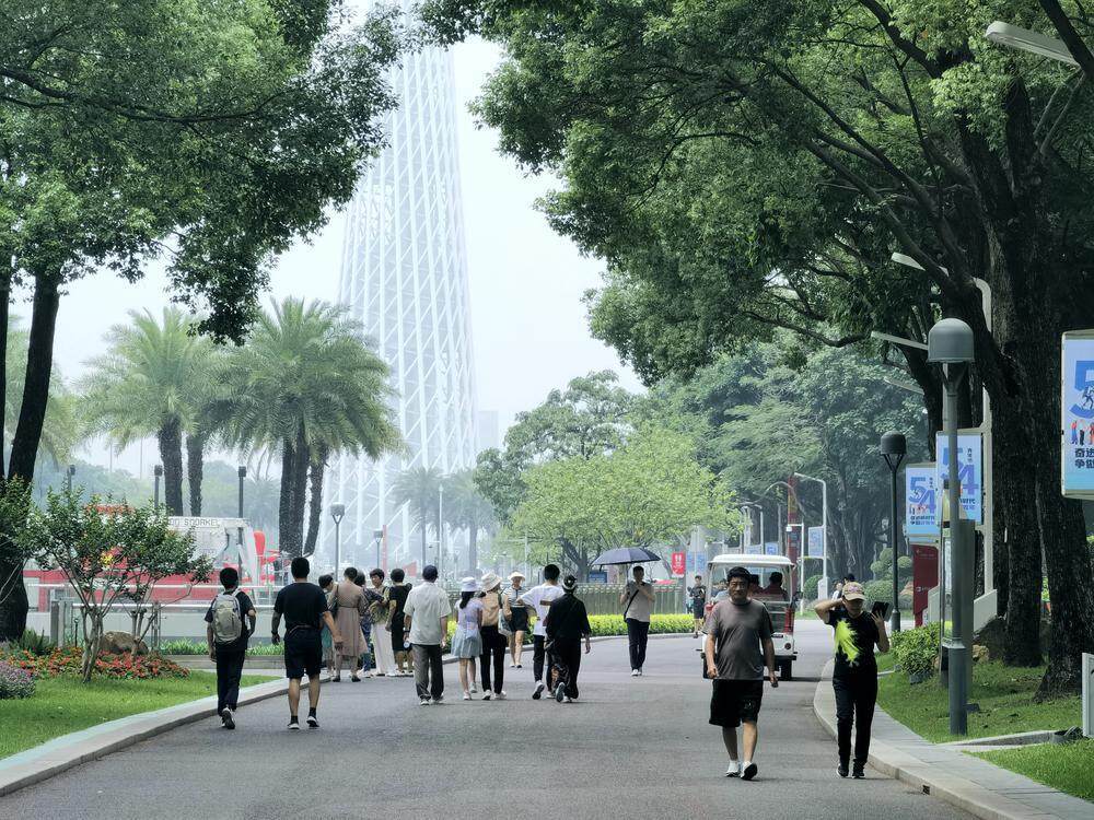 新中轴线成为市民休闲旅游热门目的地