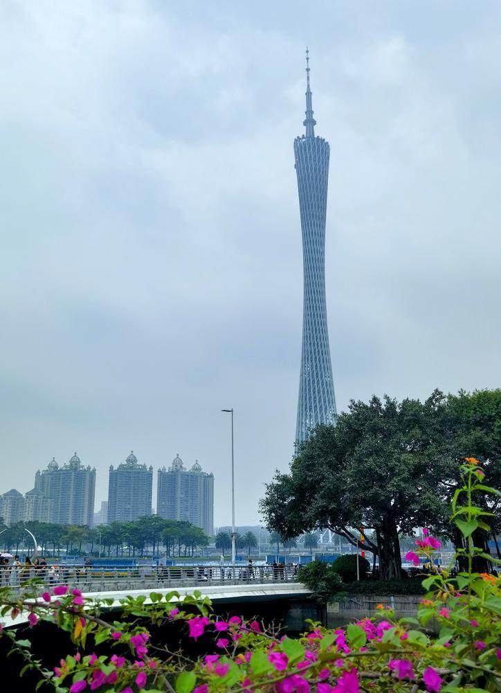 广州塔耀映着今天与未来