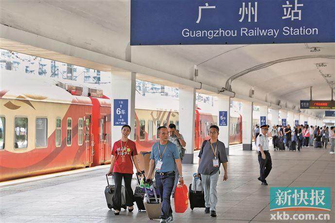 ■该专列精准对接了银发群体对舒适慢游、重温情怀的需求。