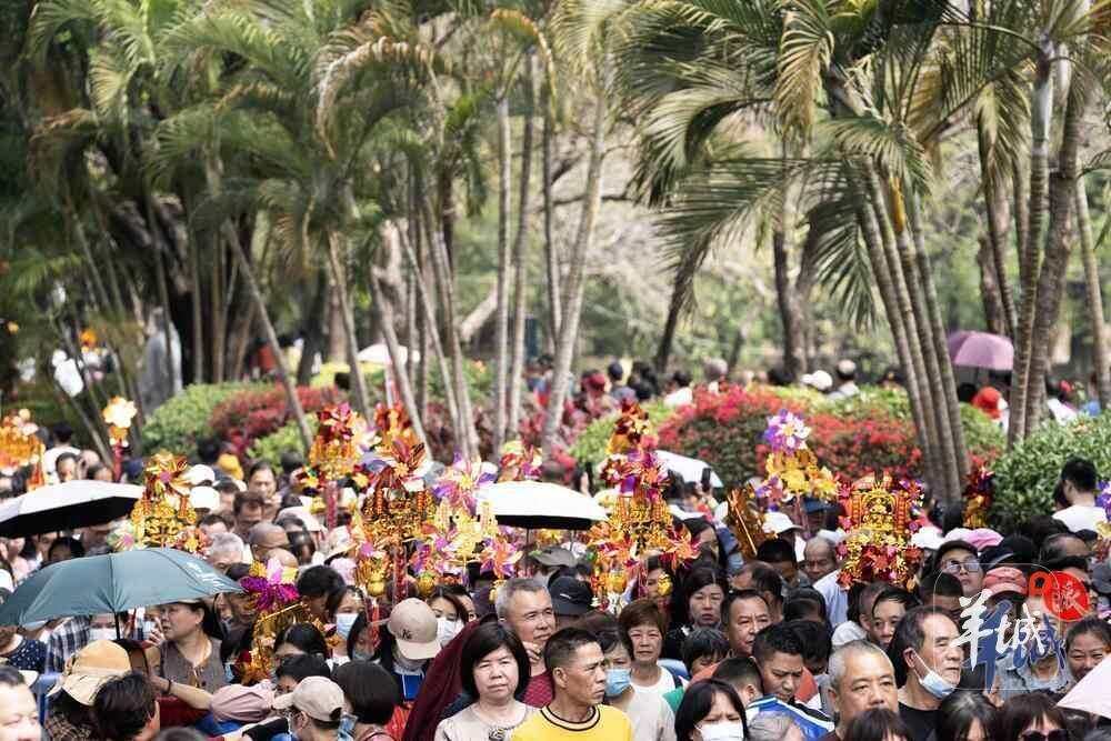 每年“波罗诞”人流如织。羊城晚报记者 邓勃 摄 