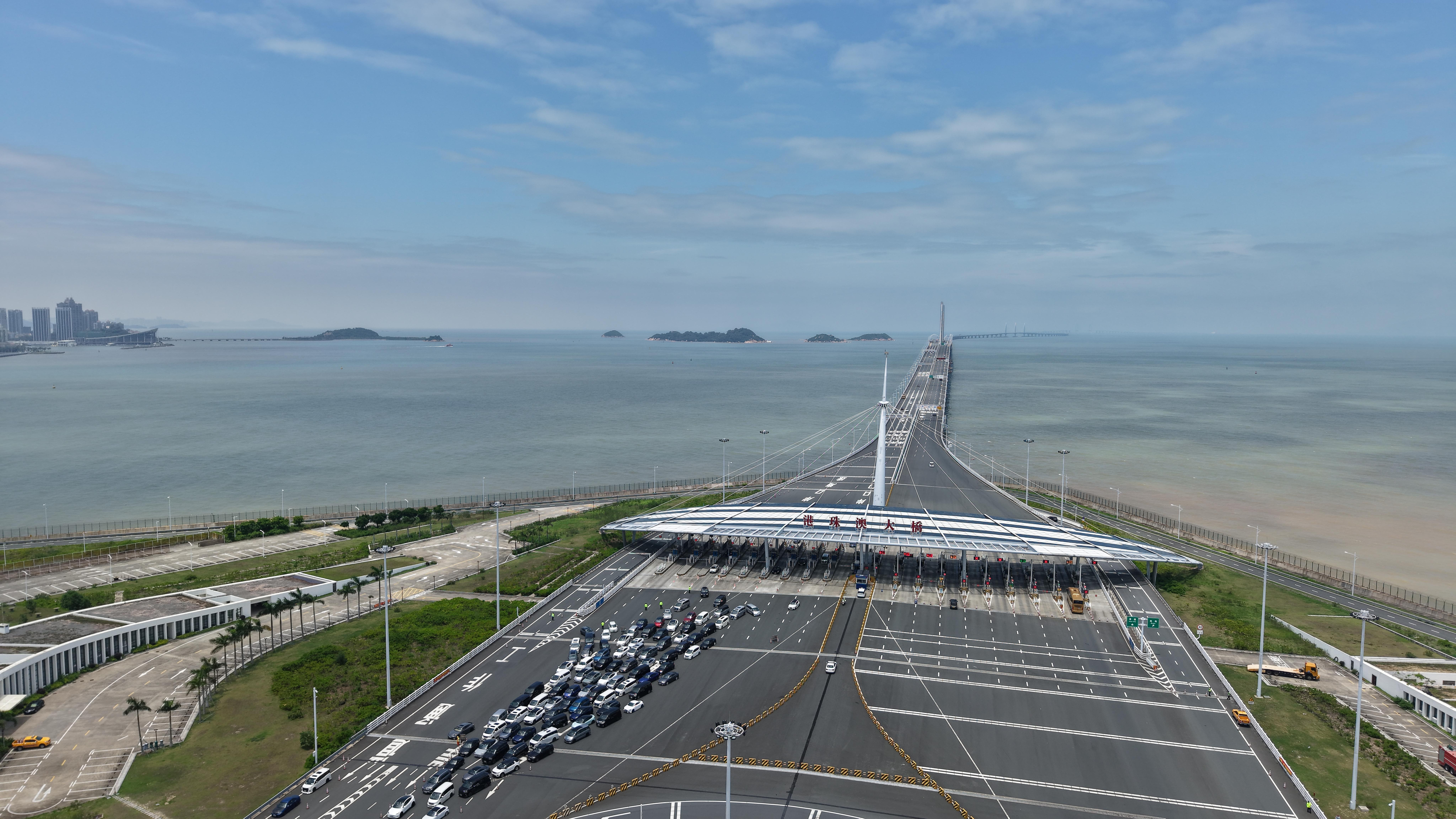  港珠澳大桥开通7周年跑出融合“加速度” 受访者供图