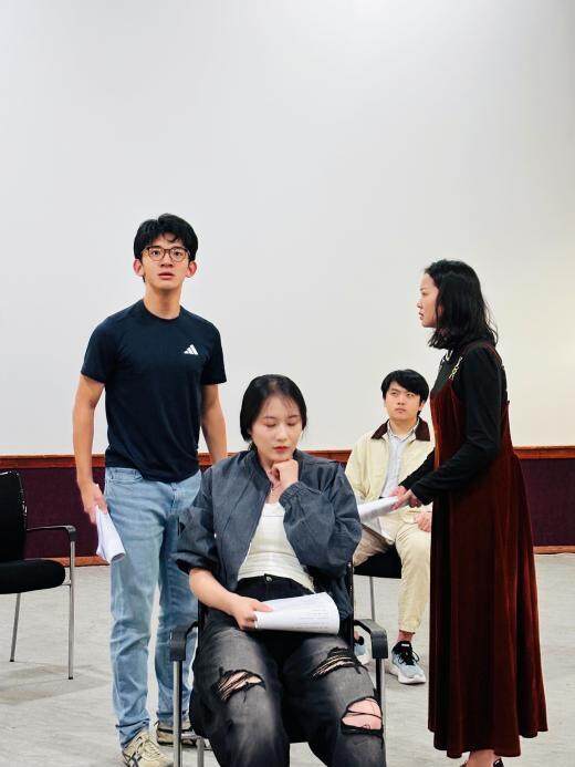 香港普通话剧团汪祎、肖敬洲、张家和、星怡演绎作品《青春禁忌游戏》  香港普通话剧团汪祎、肖敬洲、张家和、星怡演绎作品《青春禁忌游戏》