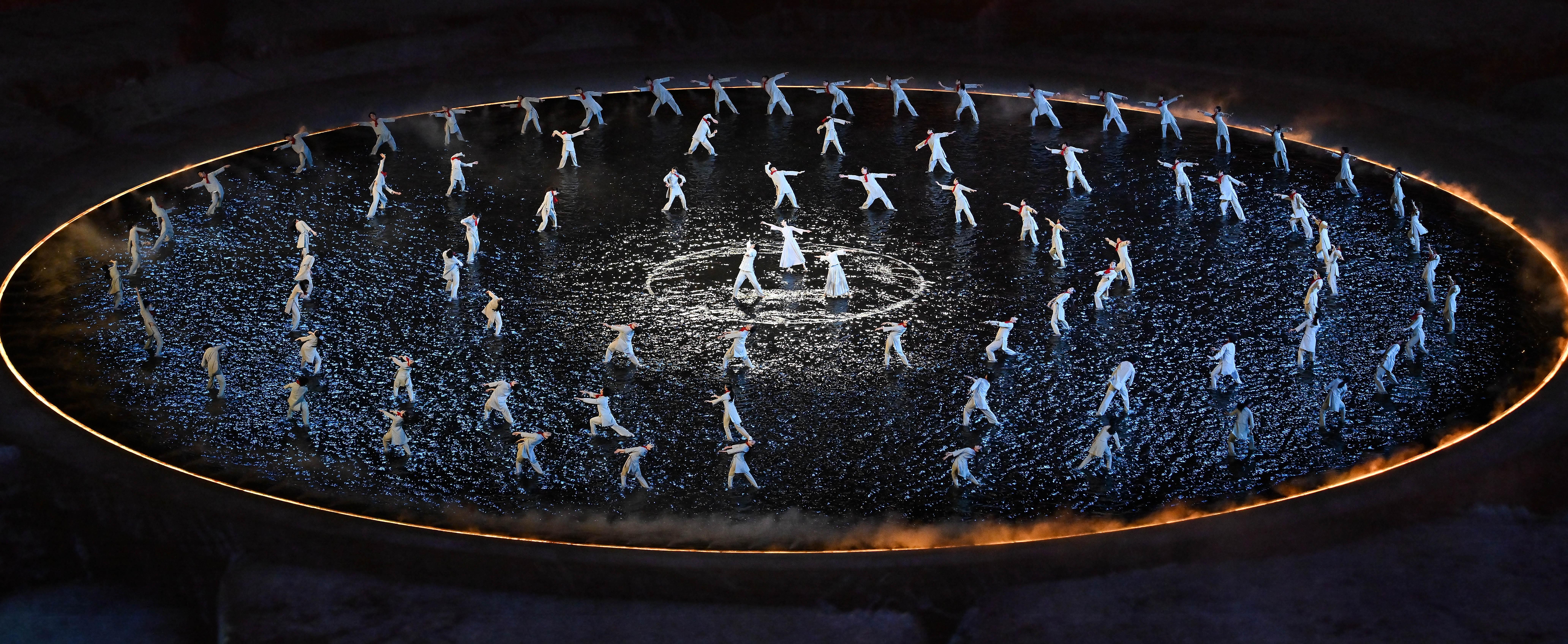  开幕式现场 图/新华社