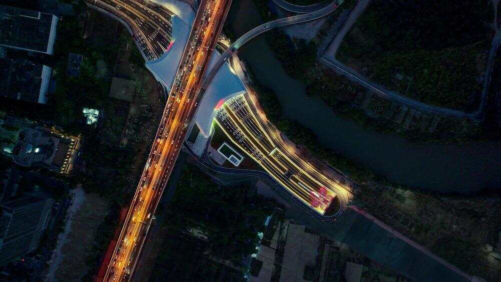 夜晚的海珠湾隧道俯瞰。广州交投集团供图