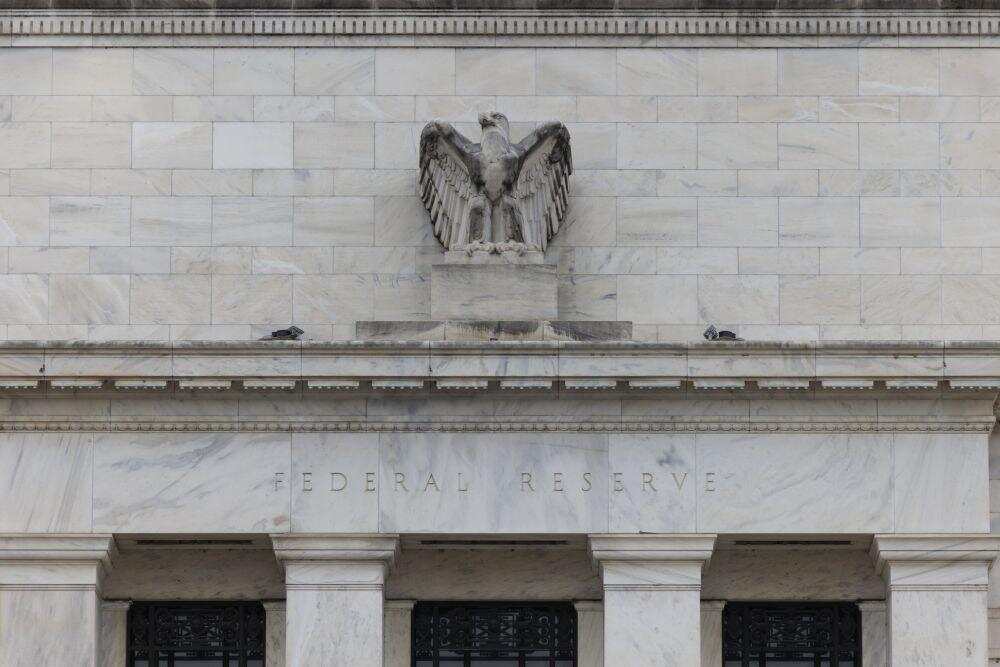 这是位于美国首都华盛顿的美联储大楼外景资料照片（2024年12月26日摄）。新华社发（亚伦摄）