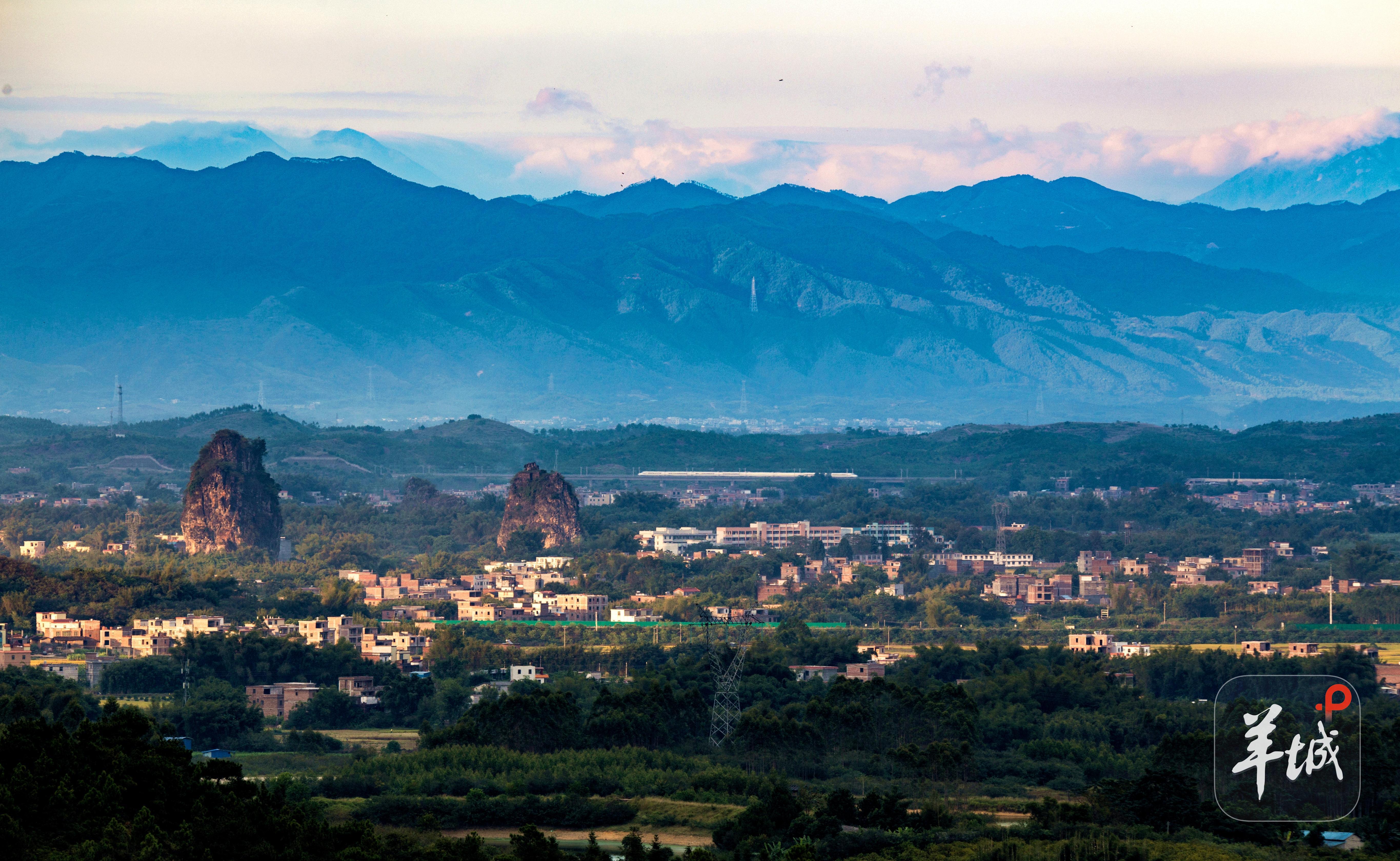 肇庆怀集 高铁穿越怀岭 李世昌 摄