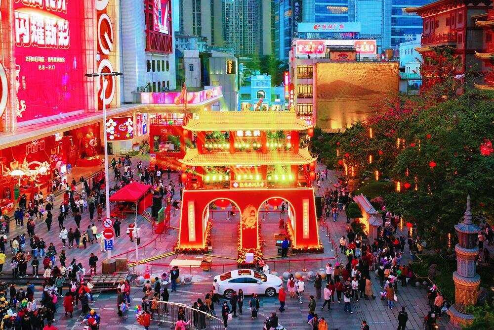 越秀西湖花市资料图。羊城晚报记者 刘畅 摄