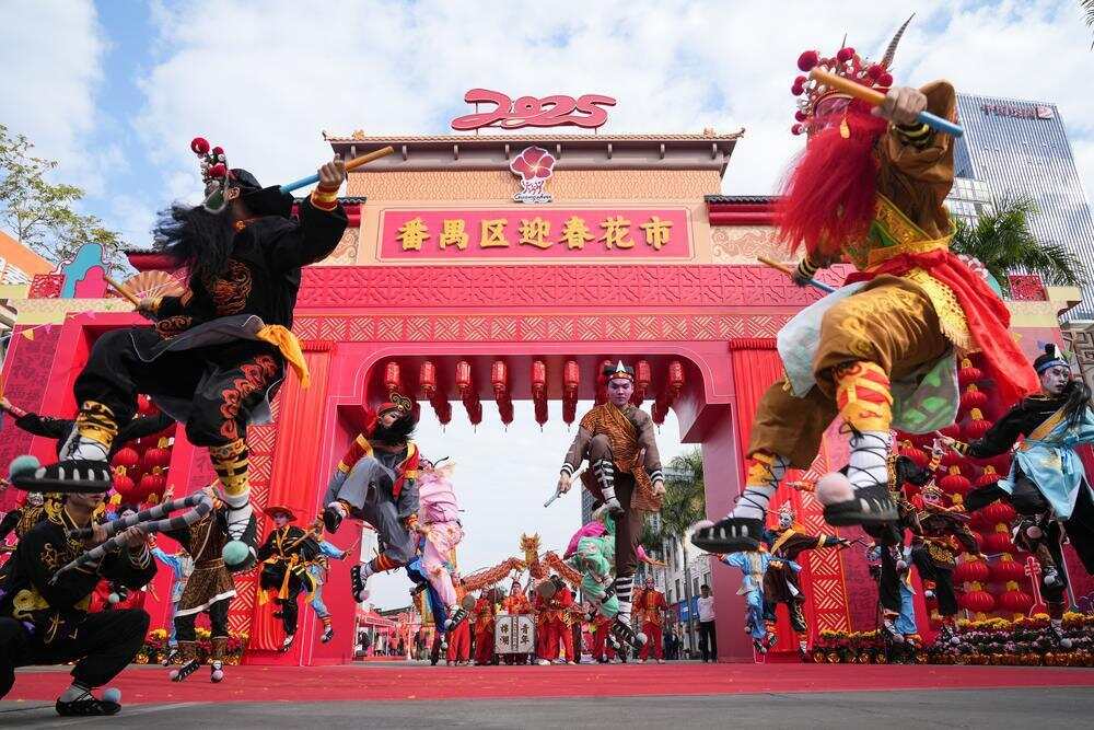 番禺迎春花市资料图。羊城晚报记者 曾育文 摄