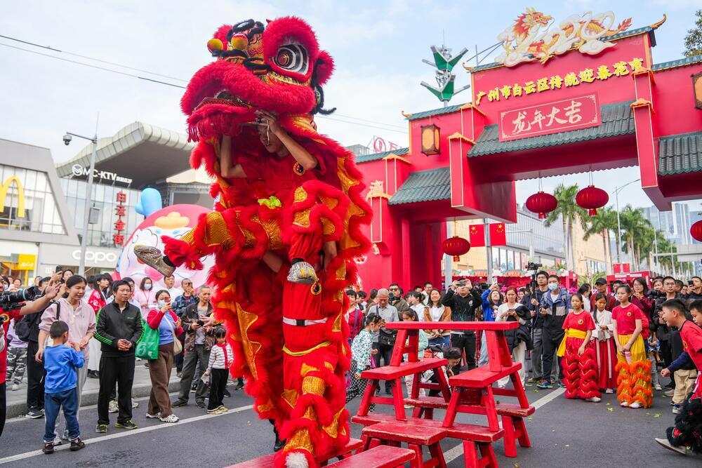 白云迎春花市资料图。羊城晚报记者 梁喻 摄