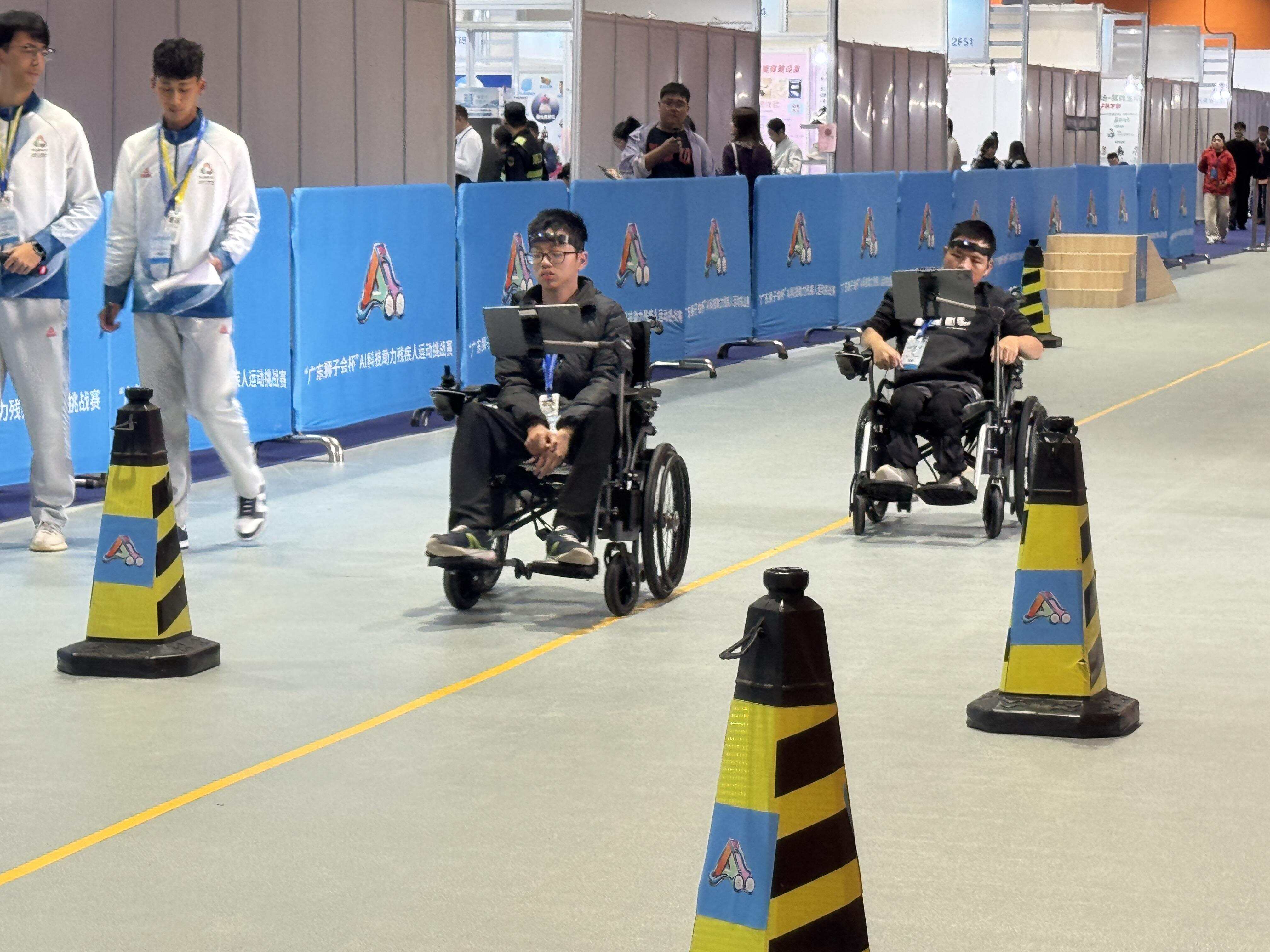 轮椅障碍赛现场