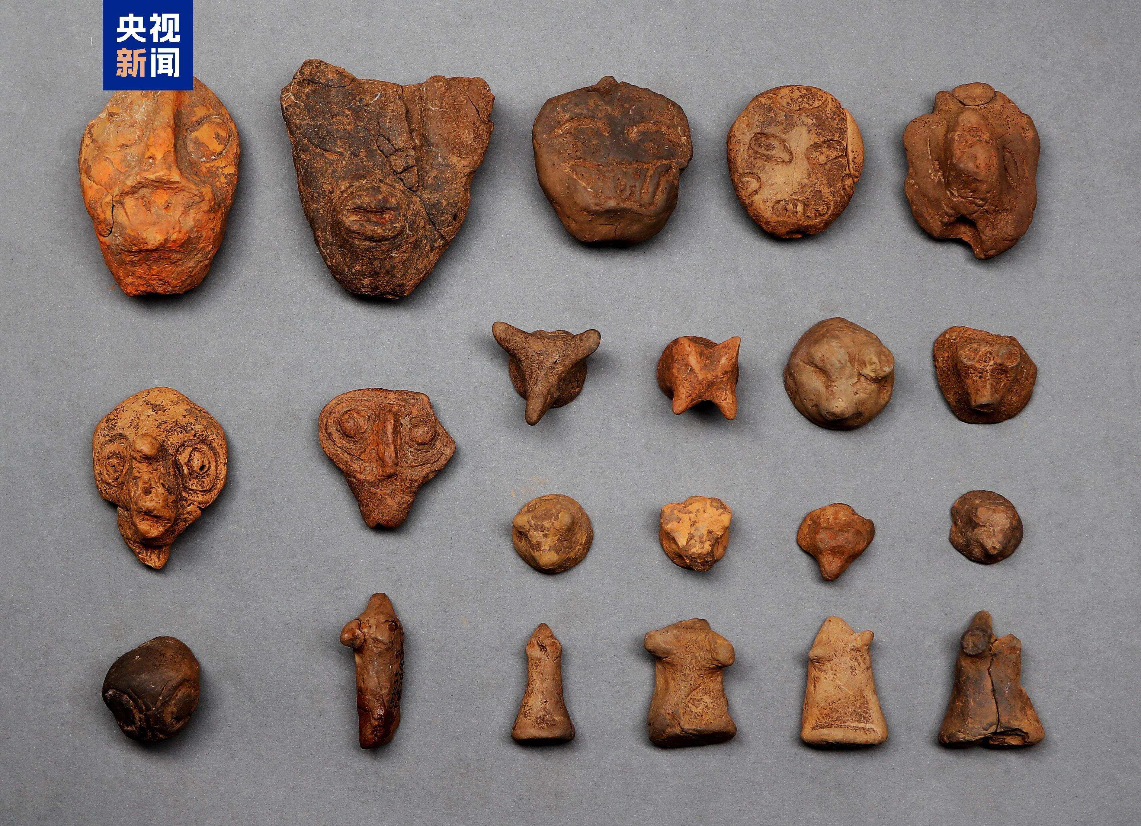 △河南新郑裴李岗遗址出土的陶塑