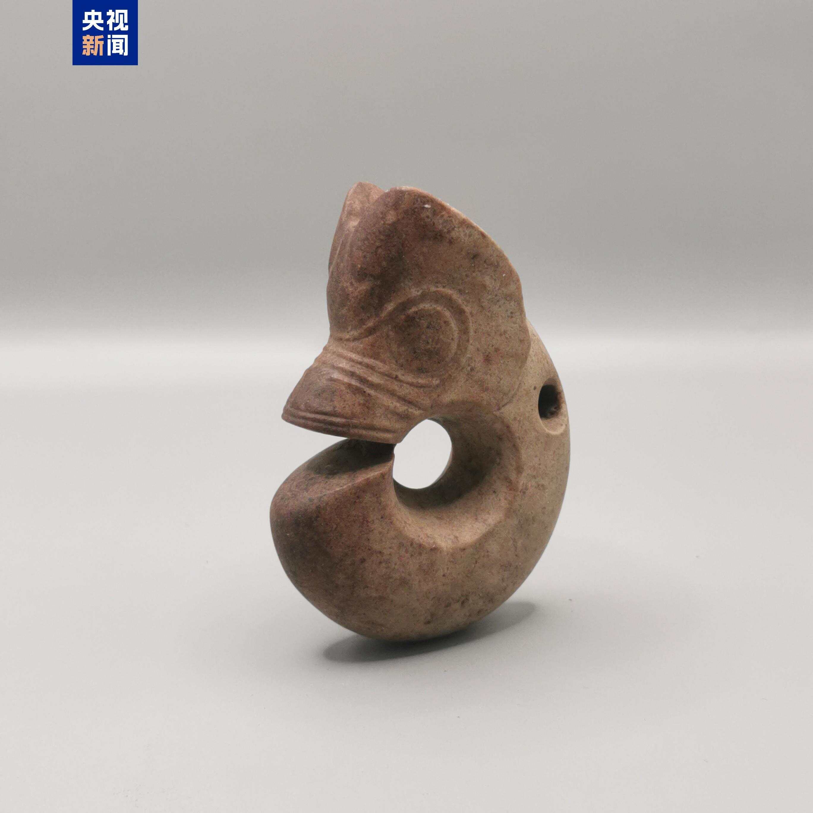 △郑家沟1号积石冢玉猪龙