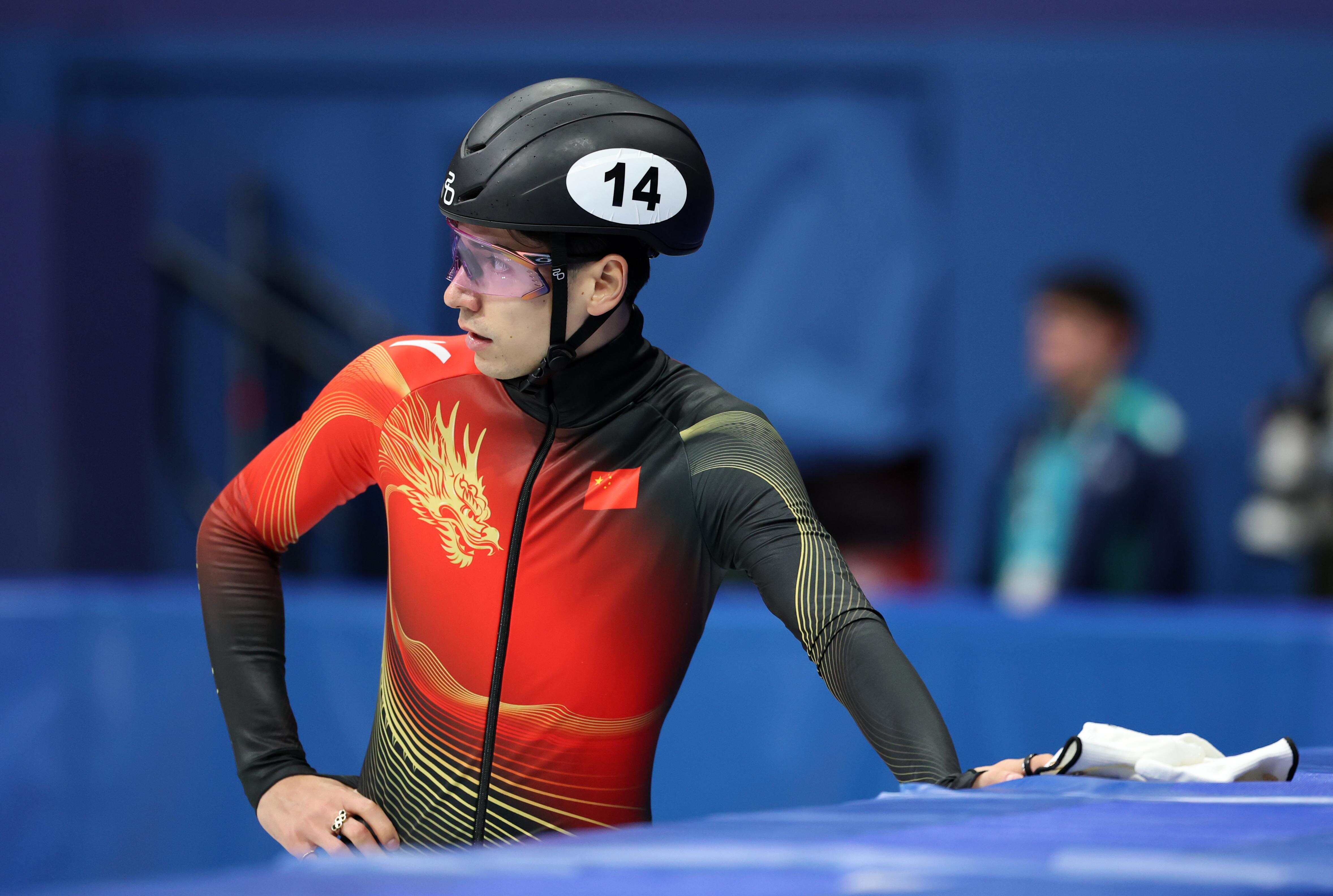  中国队选手刘少昂在比赛后。图/新华社