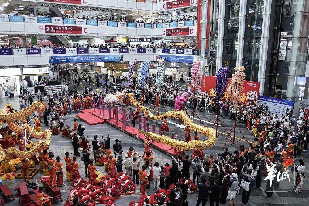 2月28日,广州国际轻纺城举行2026新春开市醒狮旺场活动 2月28日,广州国际轻纺城举行2026新春开市醒狮旺场活动
