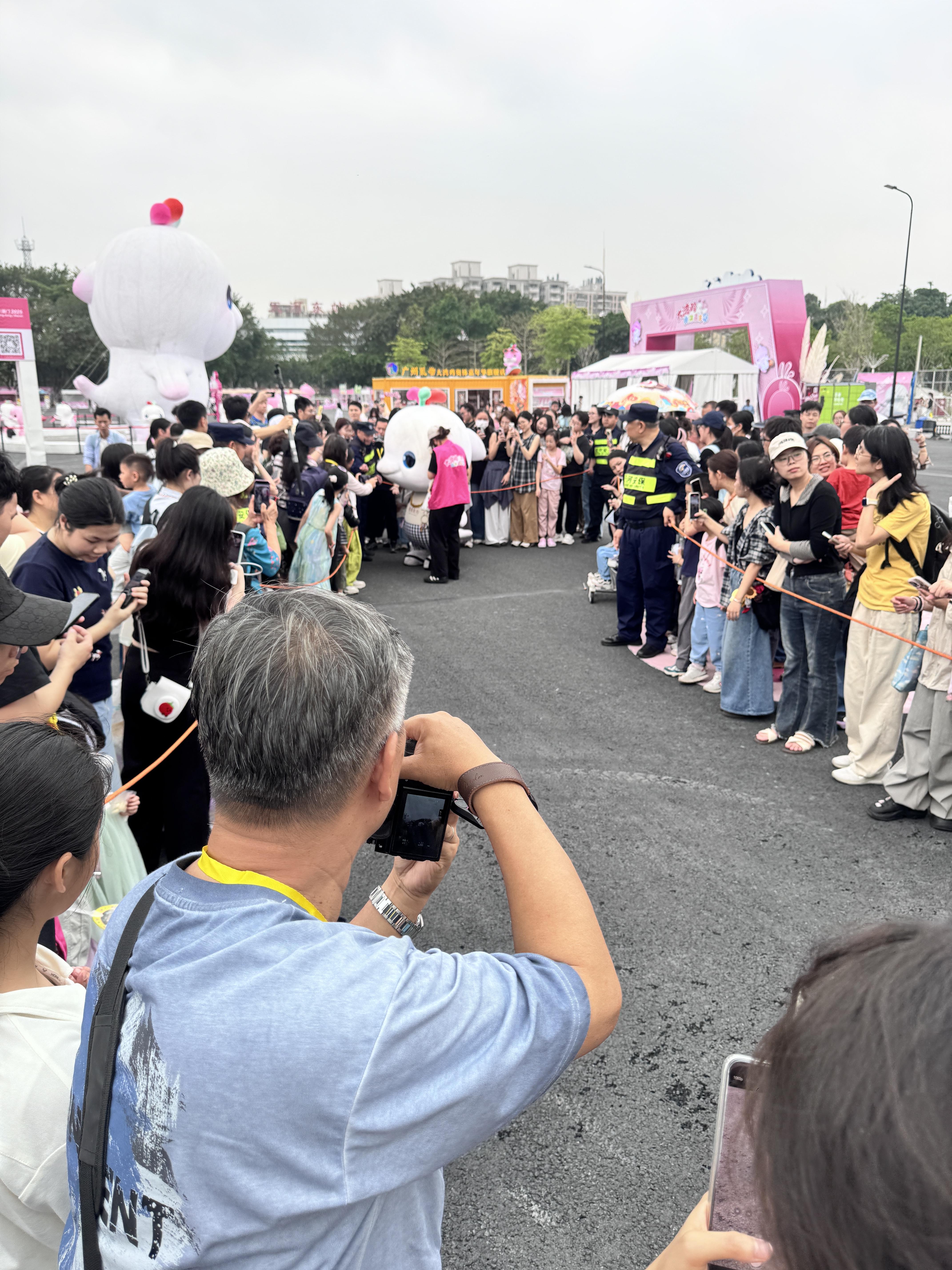 广州大湾鸡奥体嘉年华举办大湾鸡巡游活动 广州市文广旅局供图