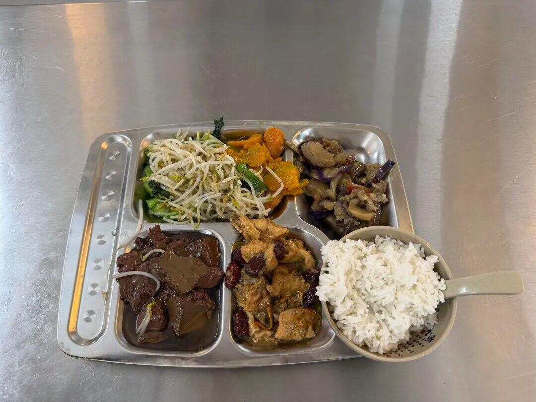 6元一份的自助餐