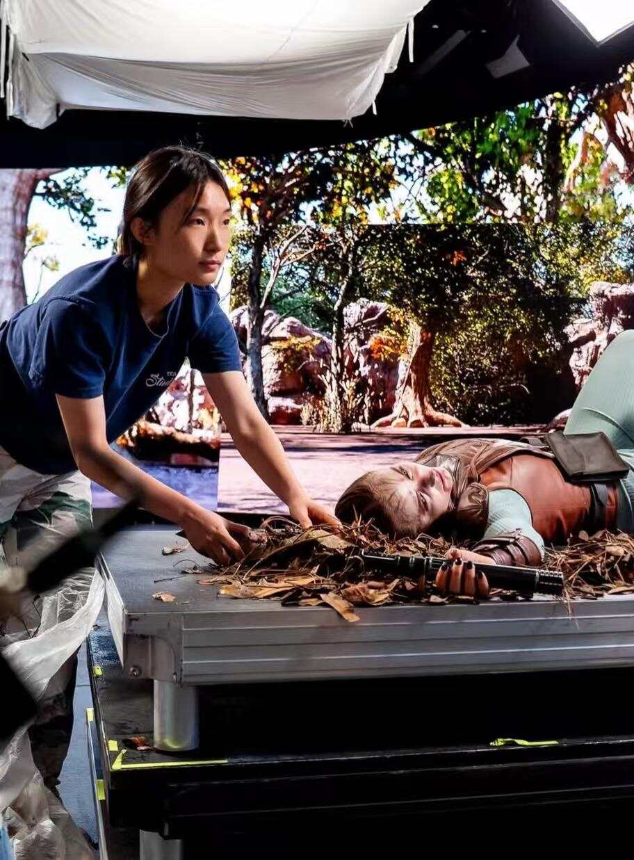  郑子彦担任摄影指导、美术指导的现场工作照