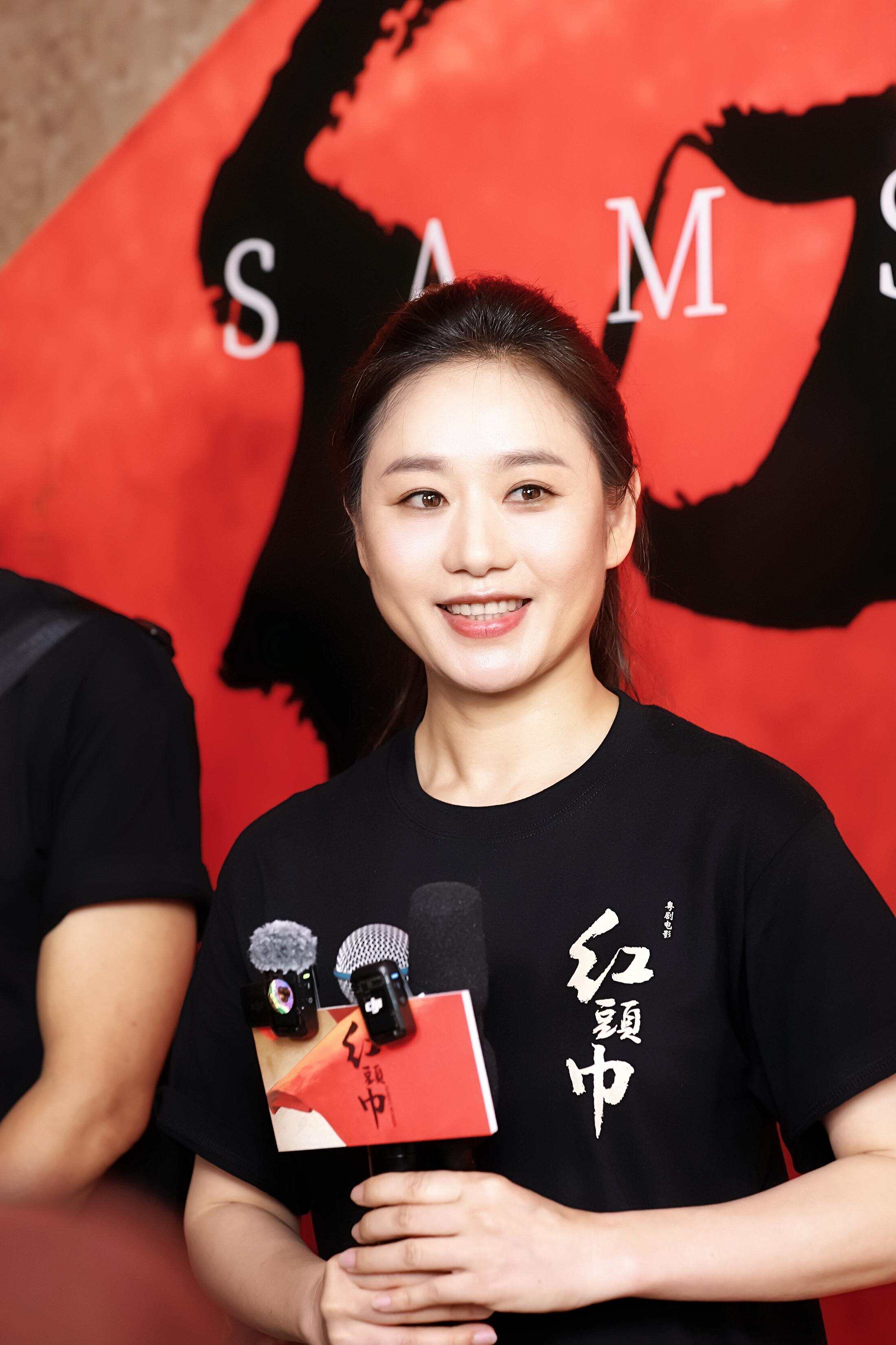  领衔主演曾小敏