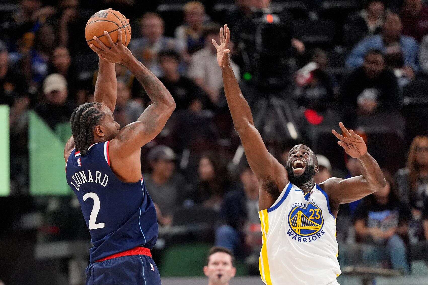 莱昂纳德（左）遭到严防