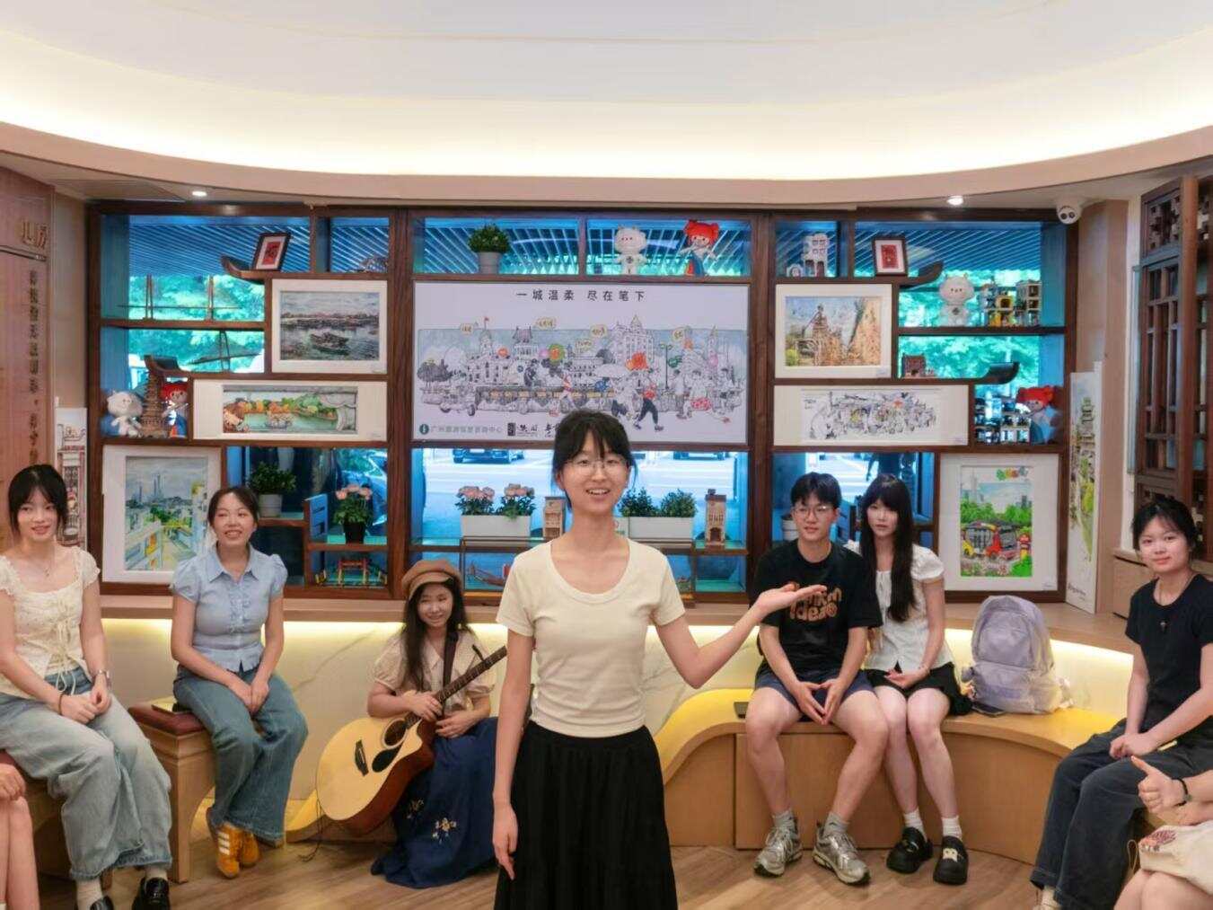 “笑导员”钟燕芳讲述《今天我的小红书人设崩了吗?》 “笑导员”钟燕芳讲述《今天我的小红书人设崩了吗?》