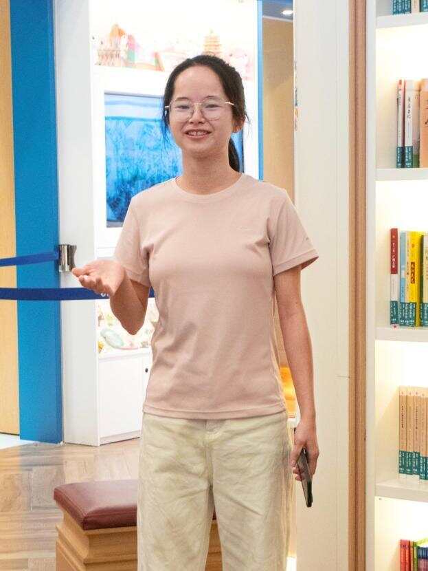 “笑导员”严慧媚讲述《我的积极是否只持续到发完朋友圈?》 “笑导员”严慧媚讲述《我的积极是否只持续到发完朋友圈?》