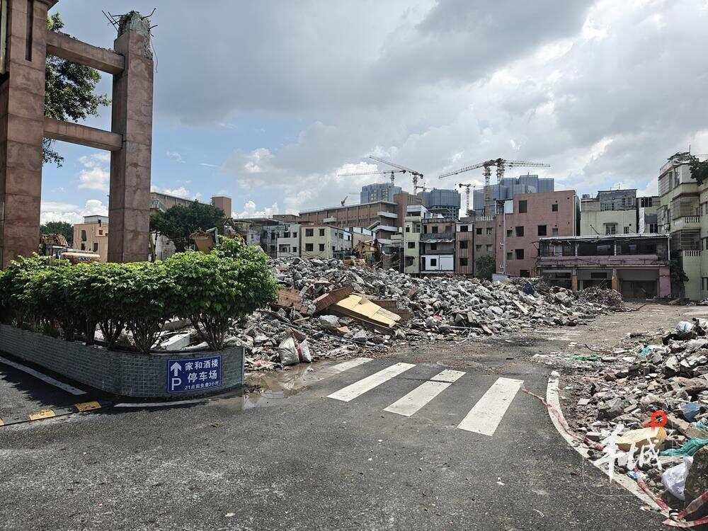 现场已经开始拆除工作