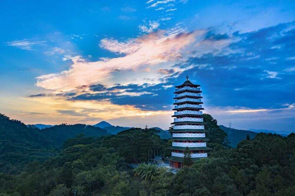  何仙姑塔（周丽霞/摄）