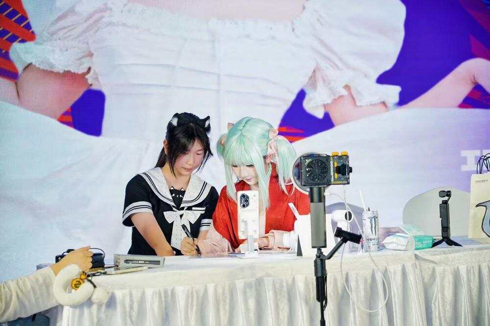 coser“在下悟空是也”的签售活动(主办方供图) coser“在下悟空是也”的签售活动(主办方供图)