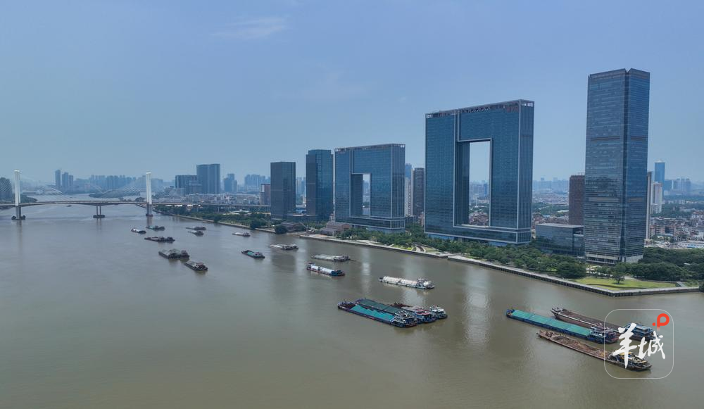  广州市海珠区珠江后航道服务型制造创新带 梁怿韬 摄