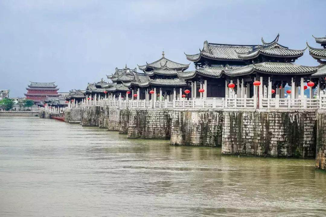 潮州广济桥又名"湘子桥",与韩湘子传说有关  图/全景网