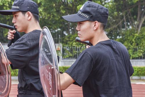 东莞5名"警二代"入读警校,踏上从警之路