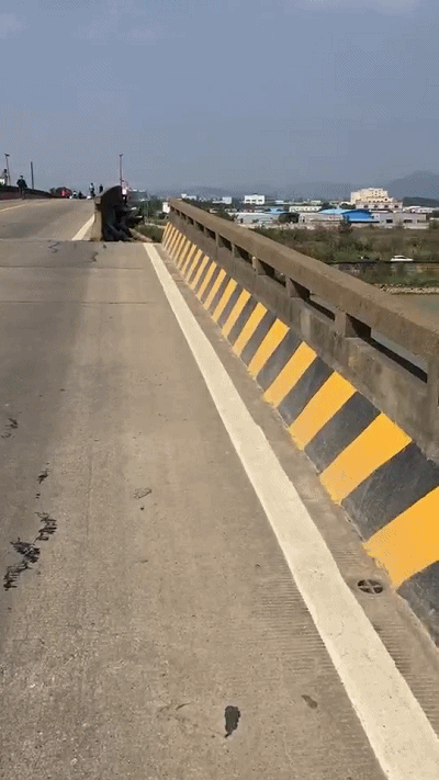 被货船撞击!珠海莲溪大桥桥面位移10厘米