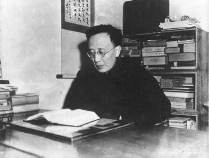 郭沫若的羊城故事:从激进诗人到戎马书生的转折