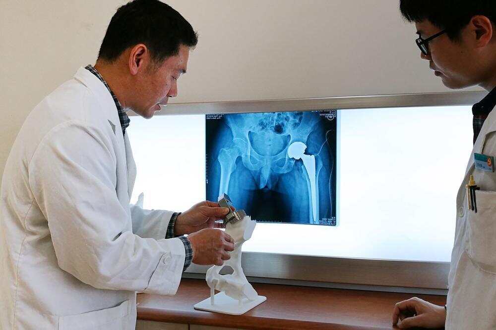 创新研究3D打印技术在髋关节置换手术上的应用。.jpg 创新研究3D打印技术在髋关节置换手术上的应用。.jpg
