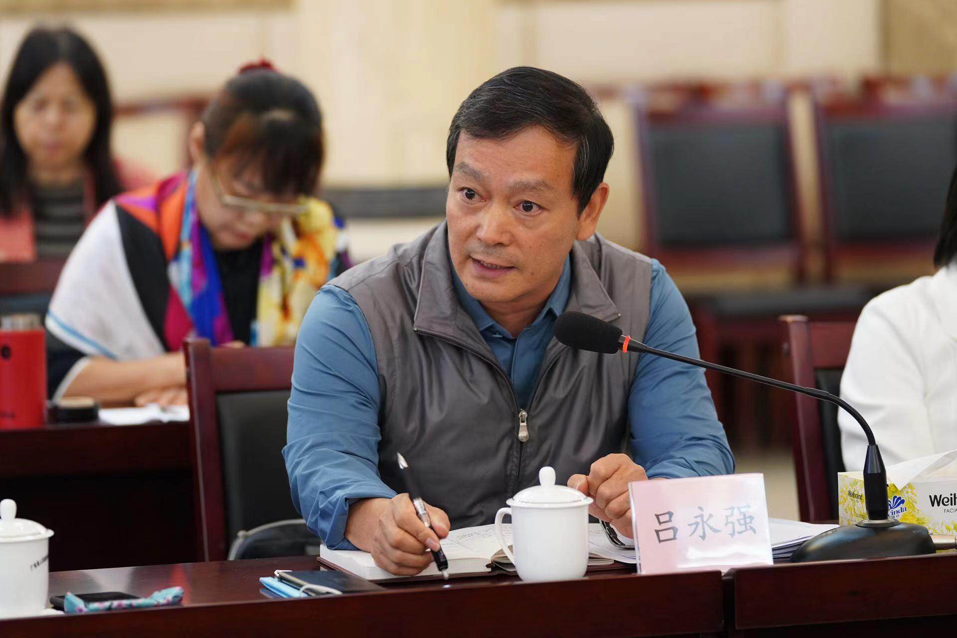 吕永强(广东省住建厅二级调研员)截至2021年10月,广东省有广州,佛山